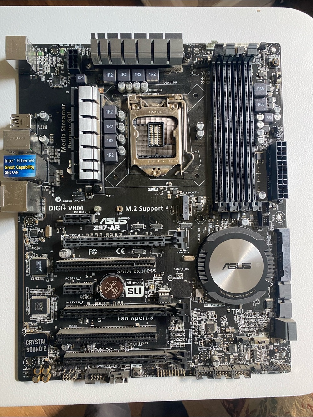 Motherboard
ASUSTek Computer INC. 15 Li-Te Road, Peitou, Taipei, Taiwan 11259